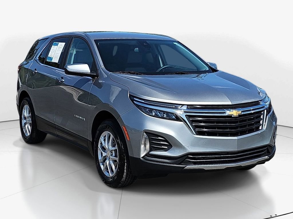 Used 2024 Chevrolet Equinox LT image 2