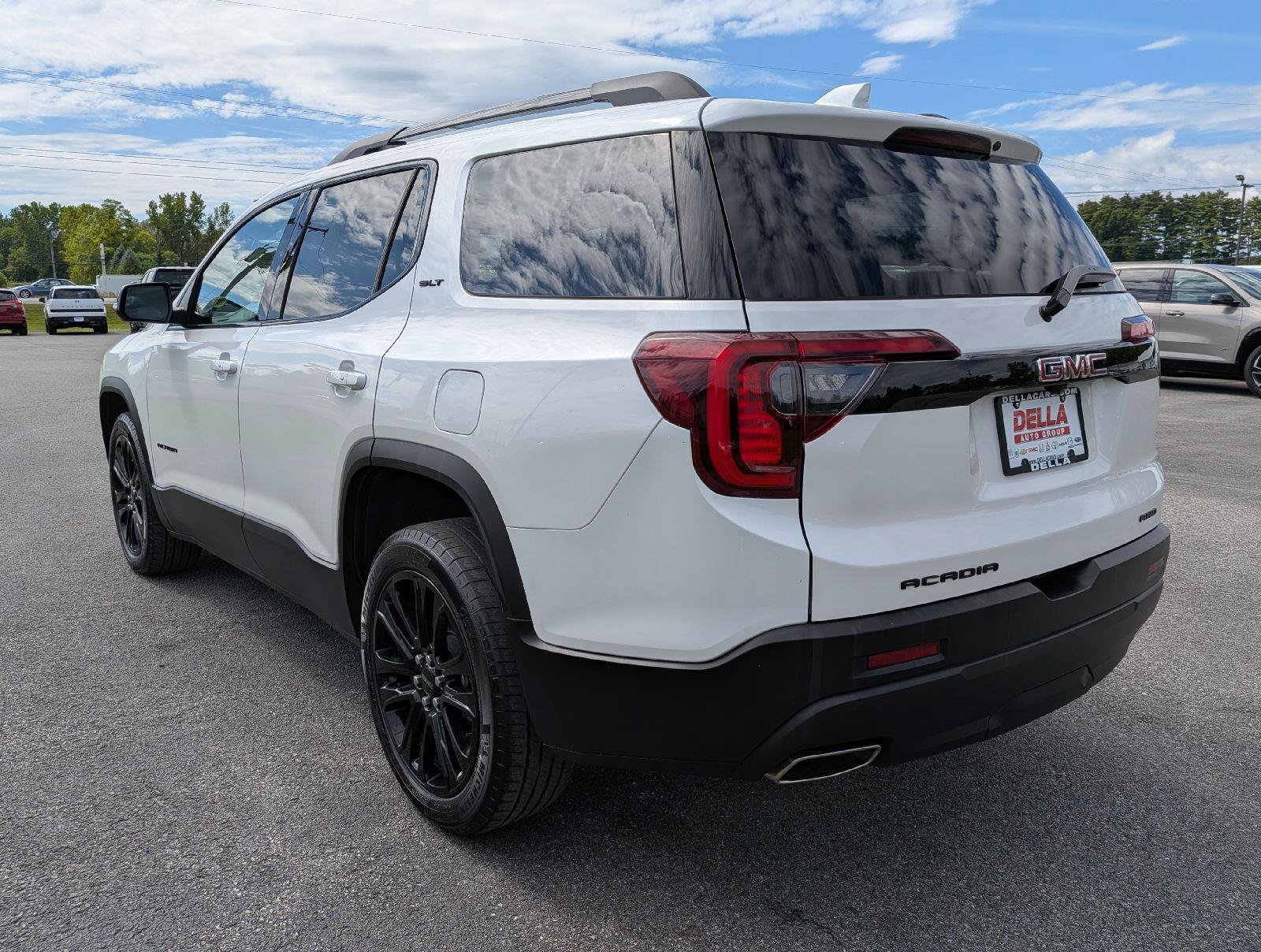 Used 2023 GMC Acadia SLT w/ Elevation Edition AWD/4WD image 7