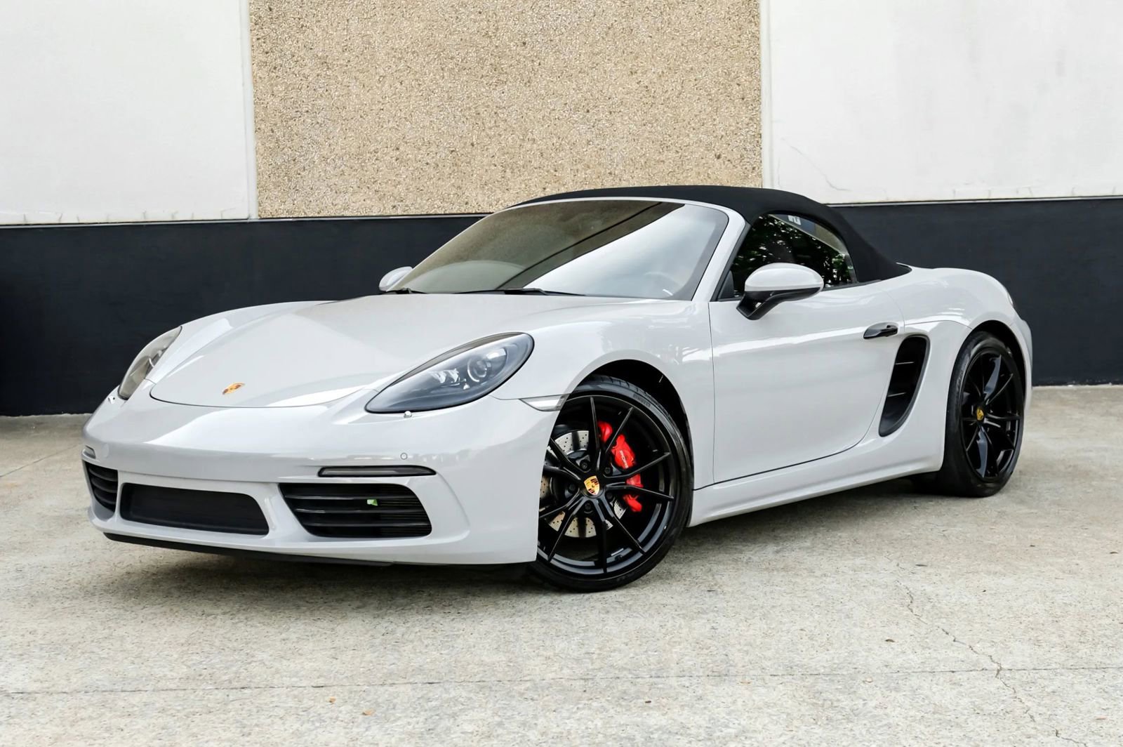 Used 2020 Porsche 718 Boxster S RWD image 4