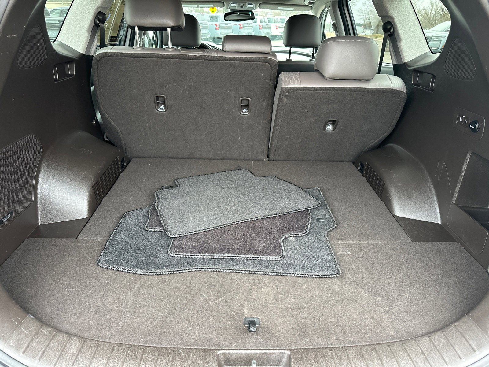 Used 2019 Hyundai Santa Fe Limited image 18