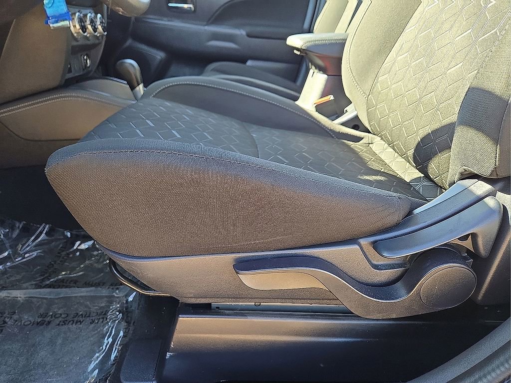 Used 2024 Mitsubishi Outlander Sport SE image 23