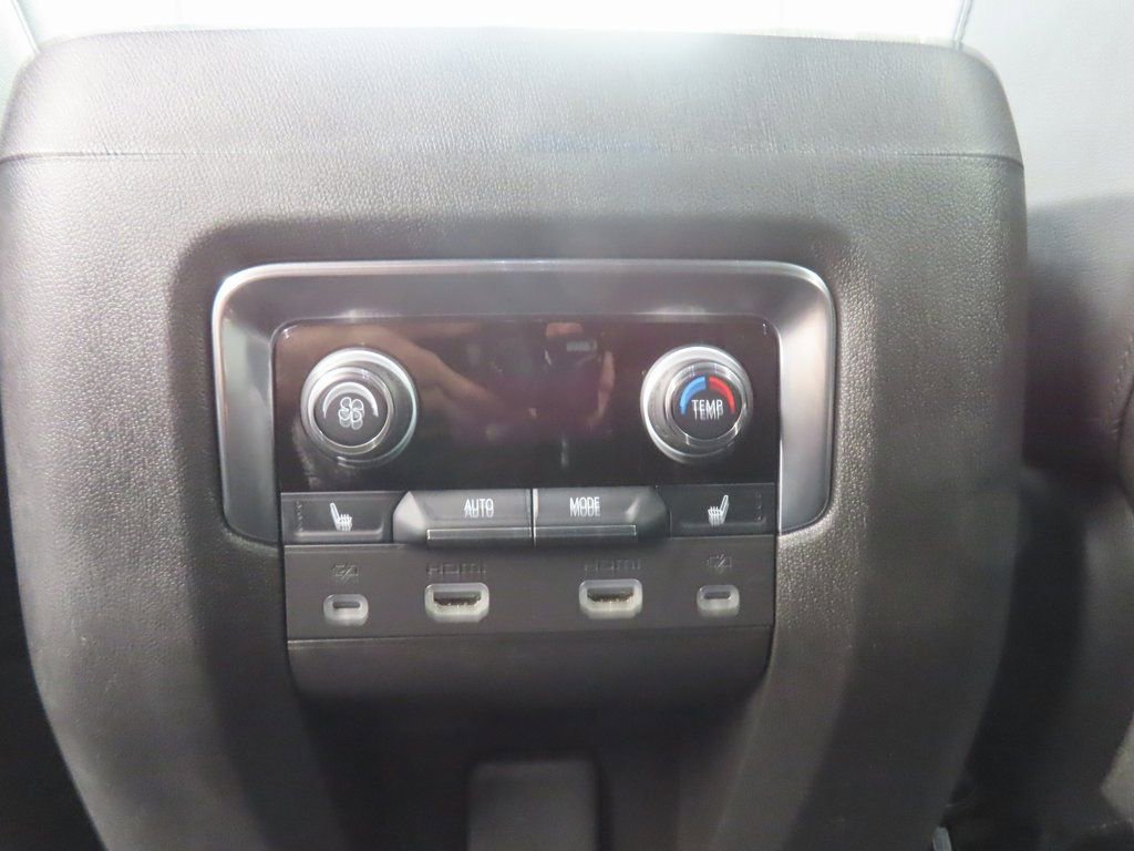 Used 2024 Chevrolet Suburban High Country AWD/4WD image 11
