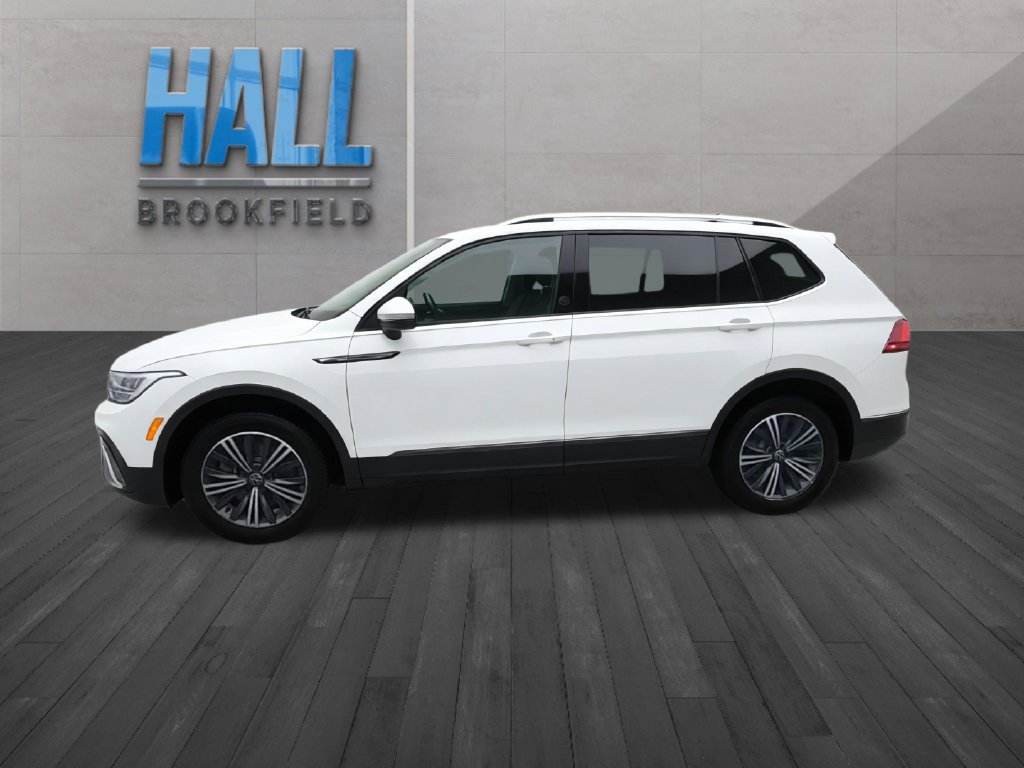 Certified 2024 Volkswagen Tiguan Wolfsburg Edition AWD/4WD image 3