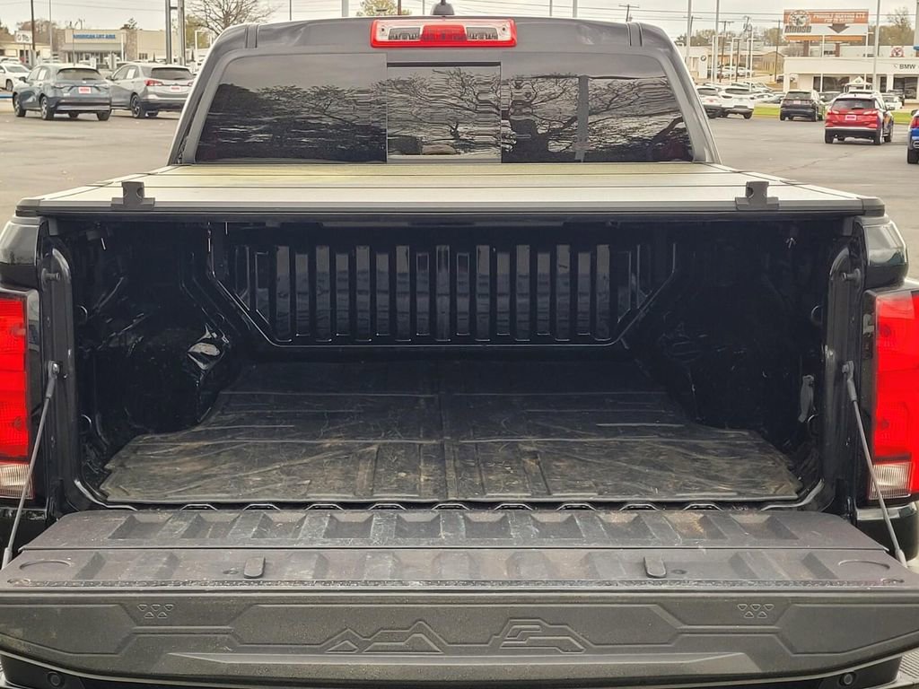 Used 2024 Chevrolet Colorado LT w/ LT Convenience Package III image 9