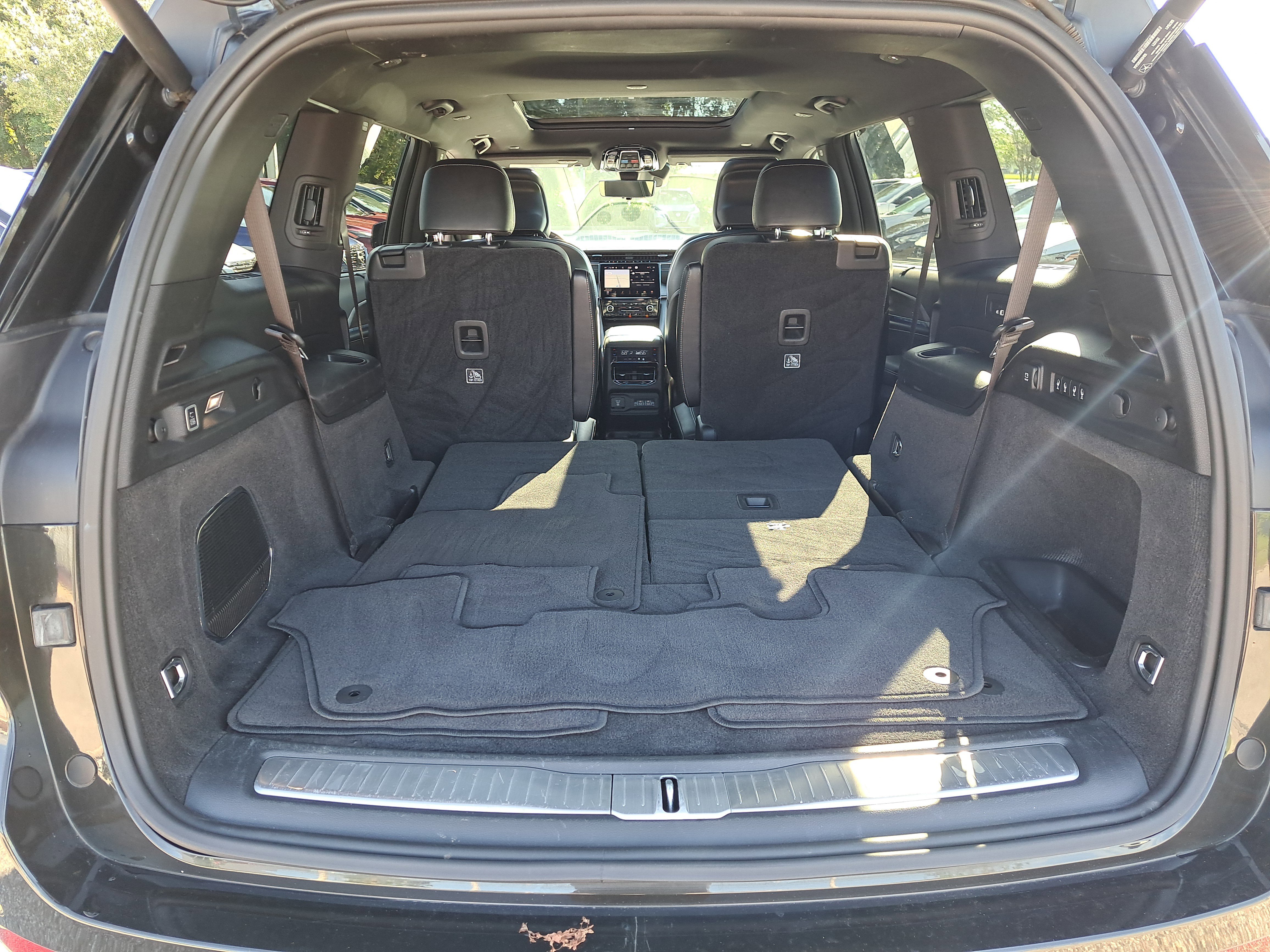 Used 2021 Jeep Grand Cherokee L Overland w/ Luxury Tech Group IV image 12