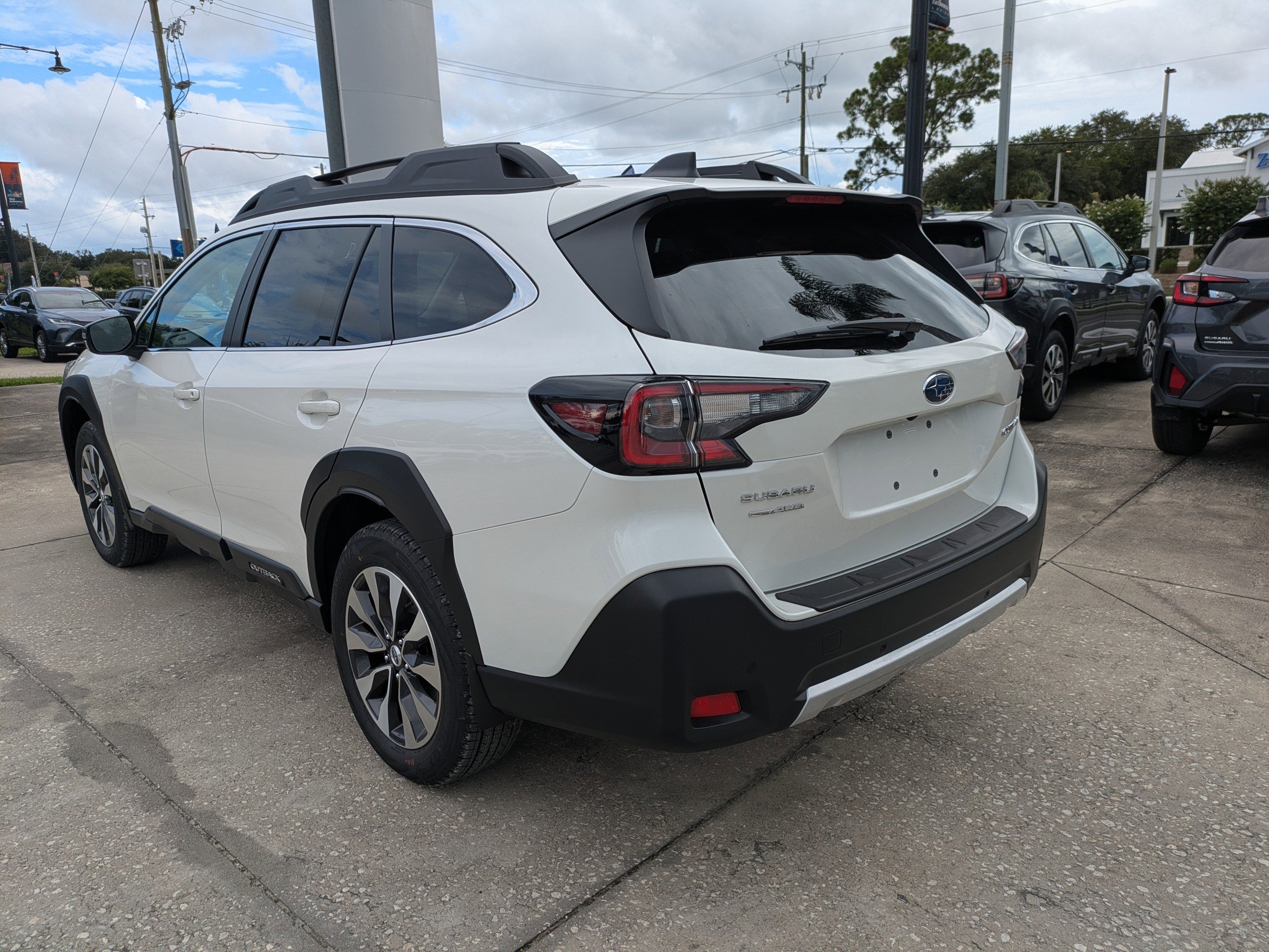 New 2025 Subaru Outback Limited image 6