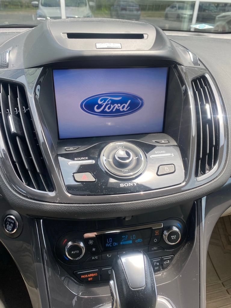 Used 2014 Ford Escape Titanium w/ Equipment Group 401A FWD image 10