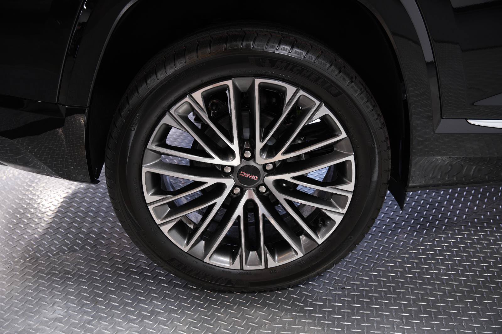 New 2026 GMC Terrain Denali w/ LPO, Floor Liner Package AWD/4WD image 28