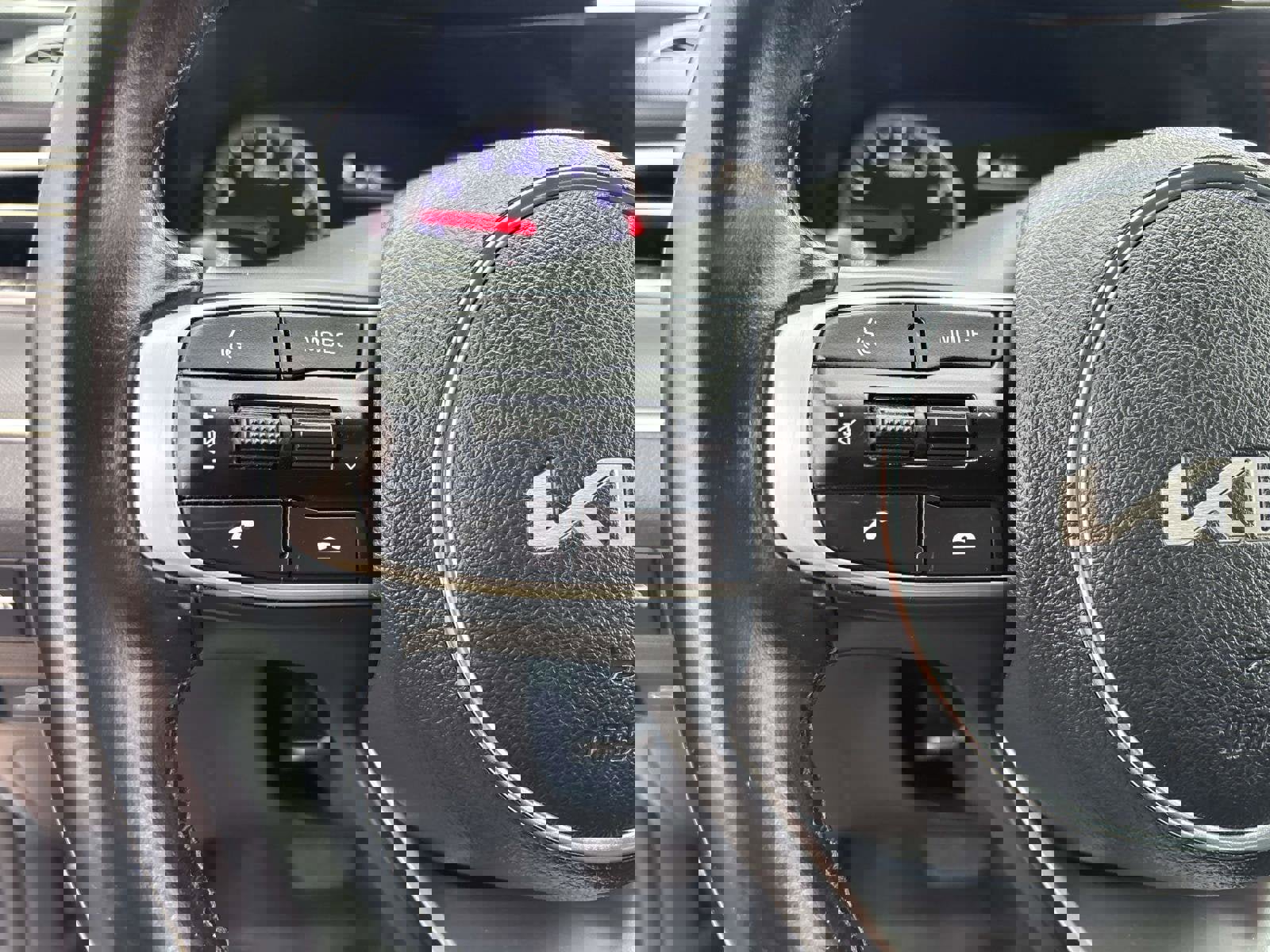 Used 2022 Kia K5 LXS image 18