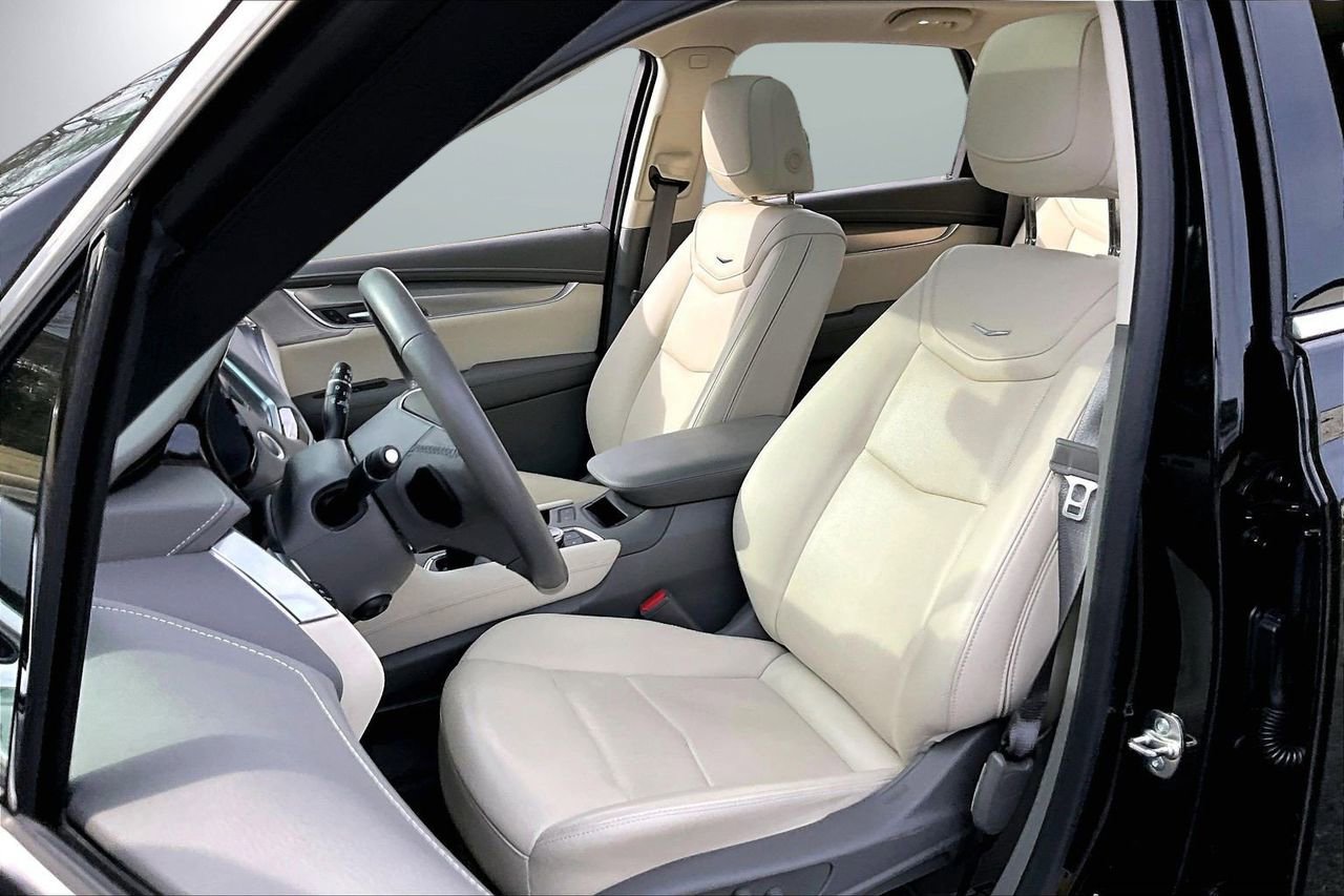 Used 2024 Cadillac XT5 Premium Luxury w/ Technology Package image 21