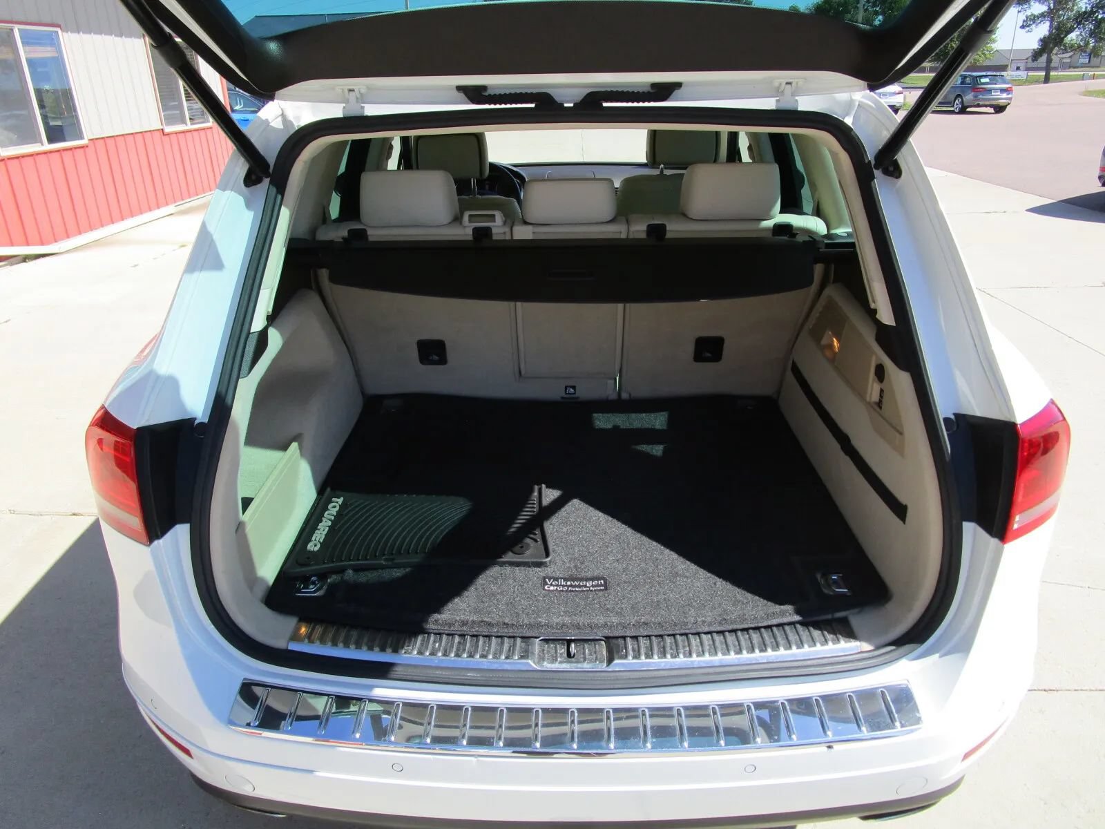 Used 2014 Volkswagen Touareg Executive AWD/4WD image 10