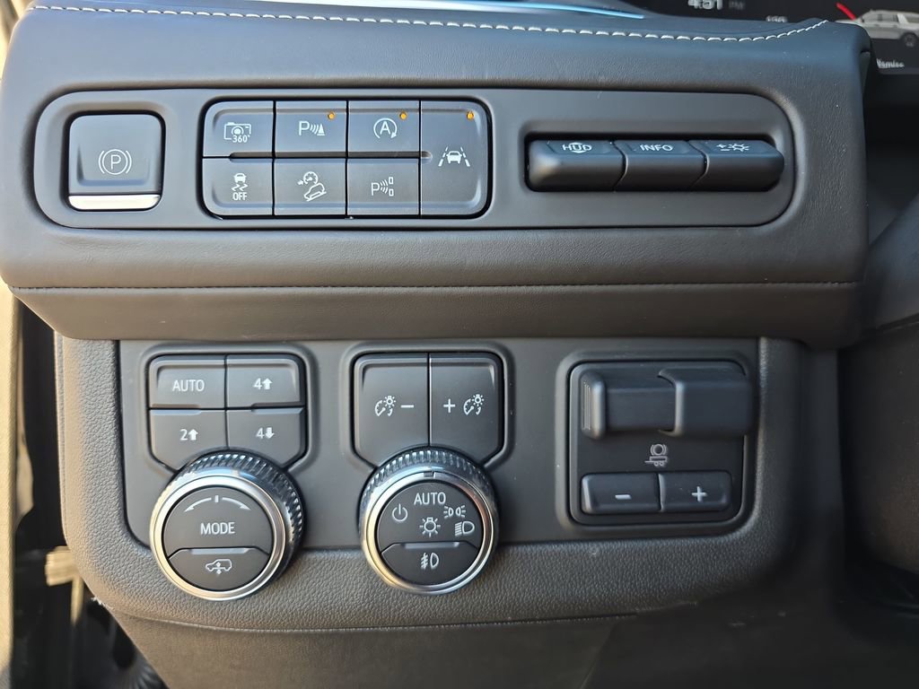 Used 2023 GMC Yukon XL Denali Ultimate image 28