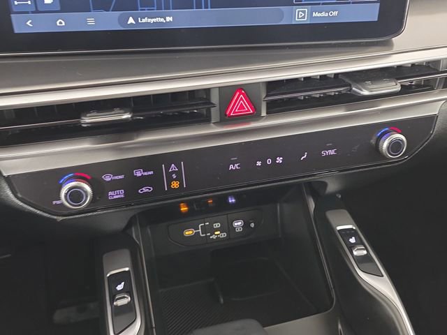 Used 2025 Kia Sorento S image 24