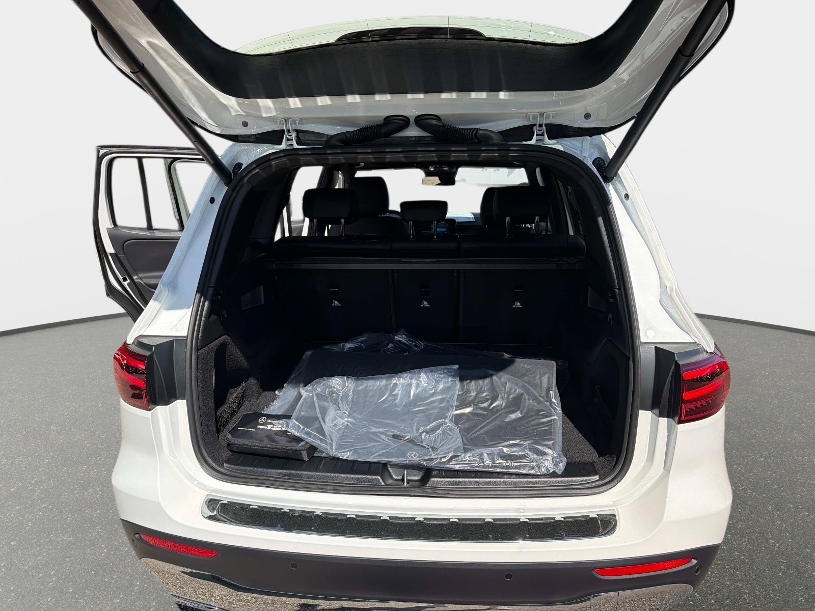 New 2026 Mercedes-Benz GLB 250 image 11