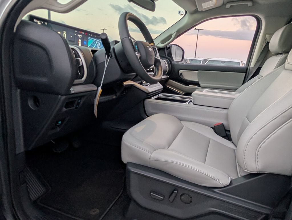 New 2026 Ford Expedition Active RWD image 6