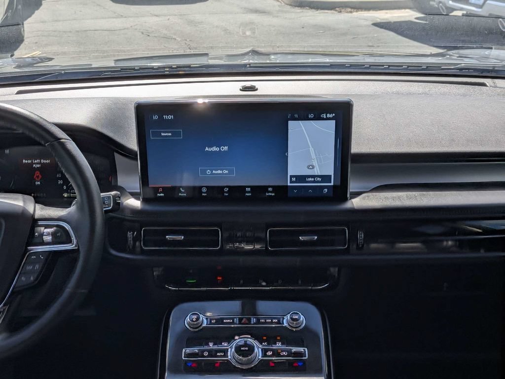 Used 2023 Lincoln Nautilus AWD w/ Premium Package image 17
