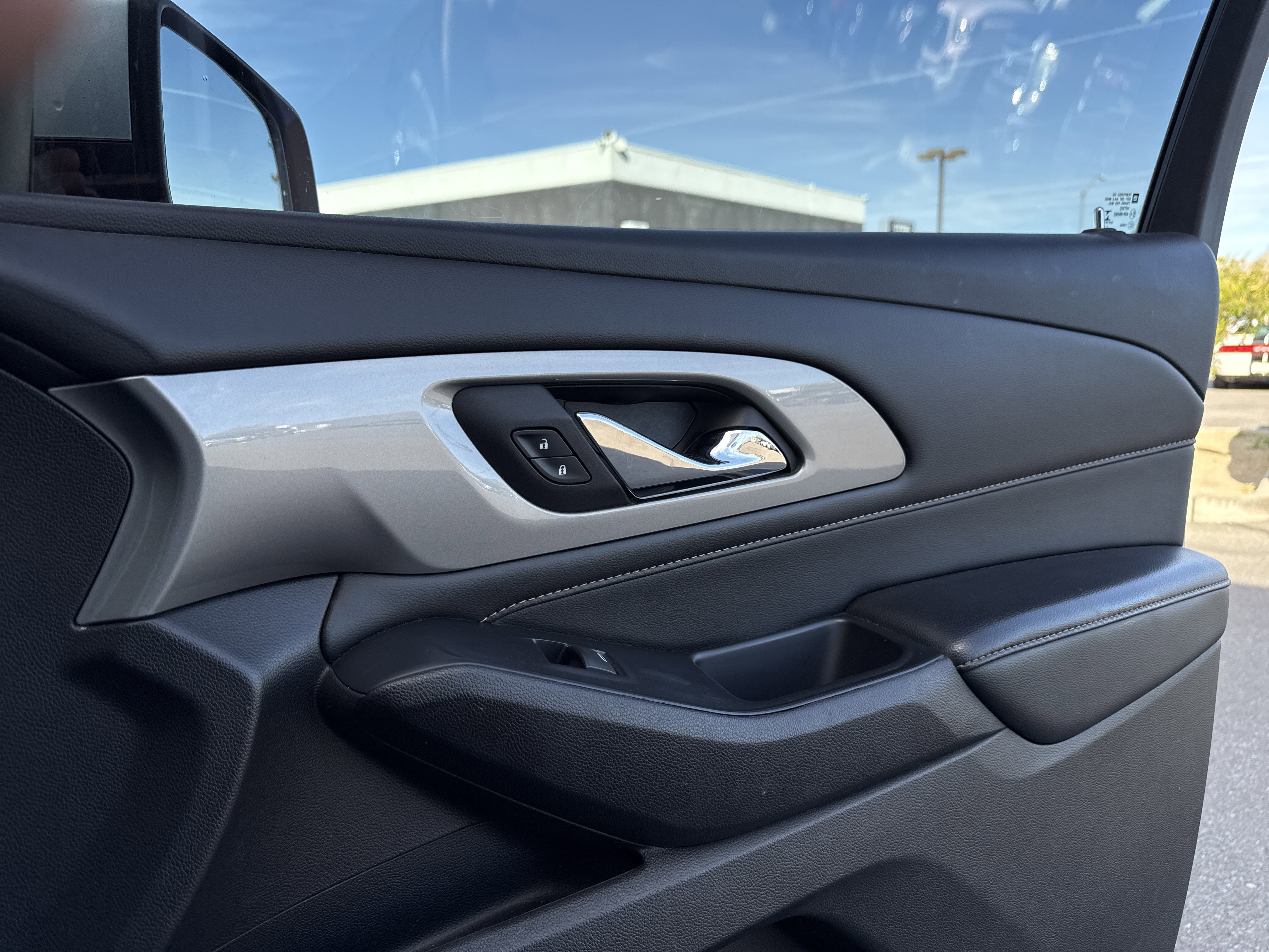 Used 2021 Chevrolet Traverse RS image 36