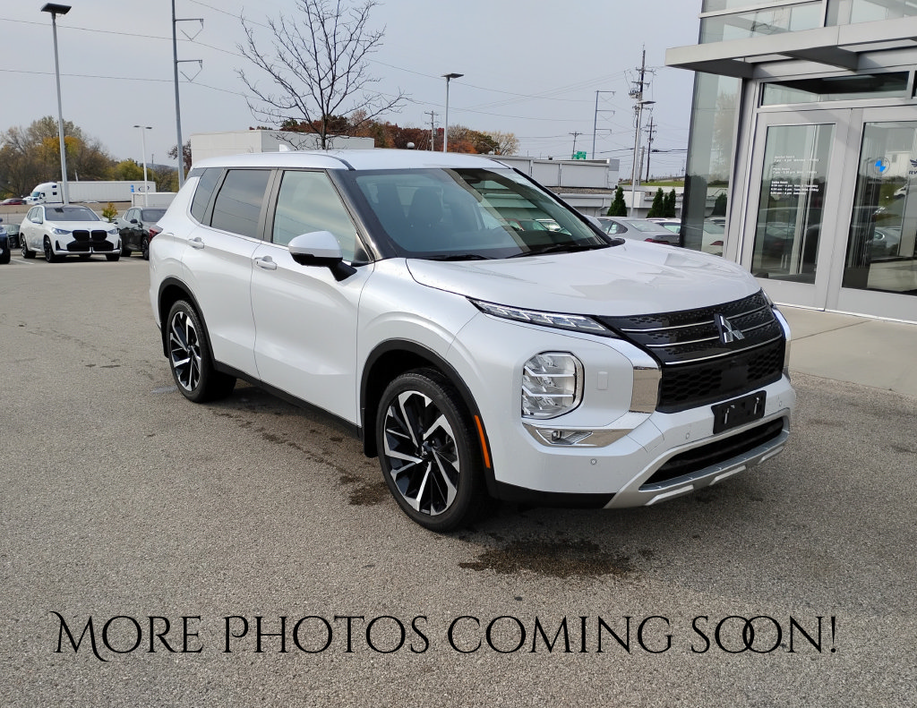 Used 2024 Mitsubishi Outlander SE AWD/4WD image 1