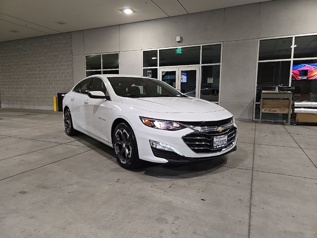 Used 2023 Chevrolet Malibu LT image 2