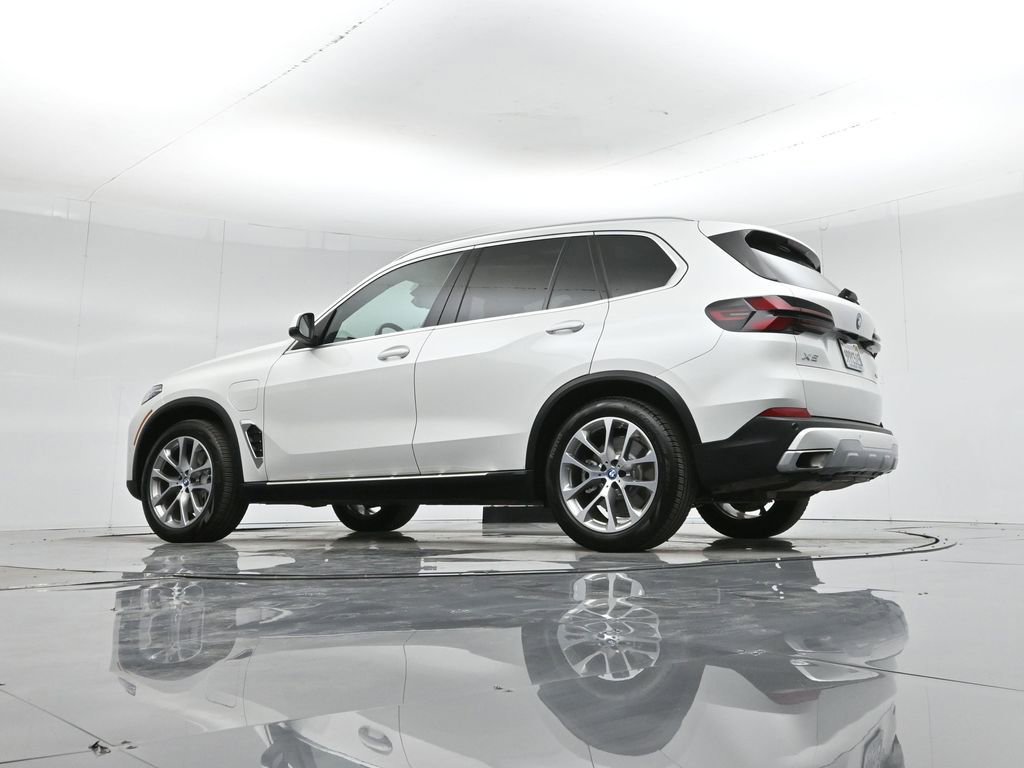 Used 2025 BMW X5 xDrive50e image 54