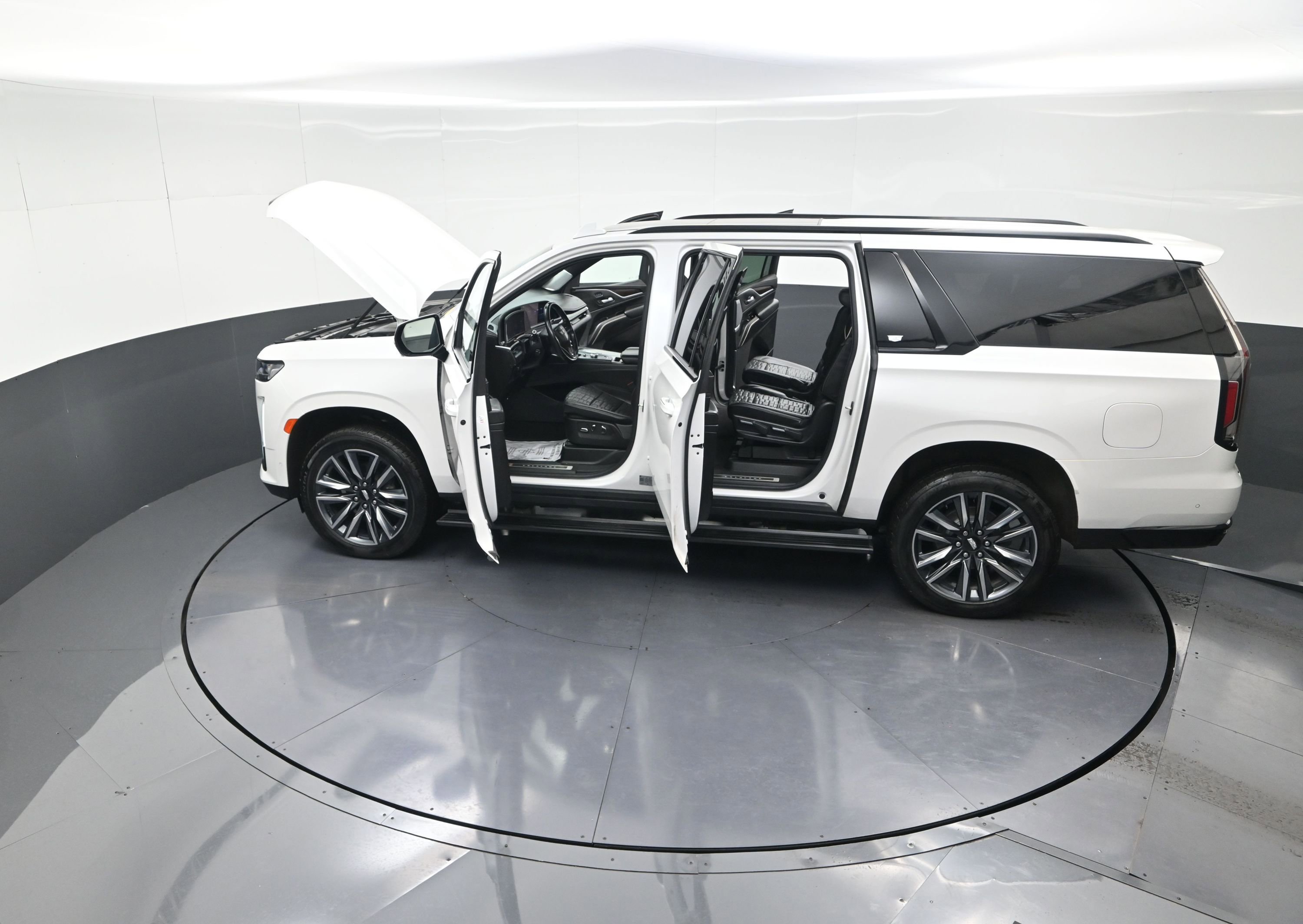 Used 2023 Cadillac Escalade ESV Sport Platinum image 15