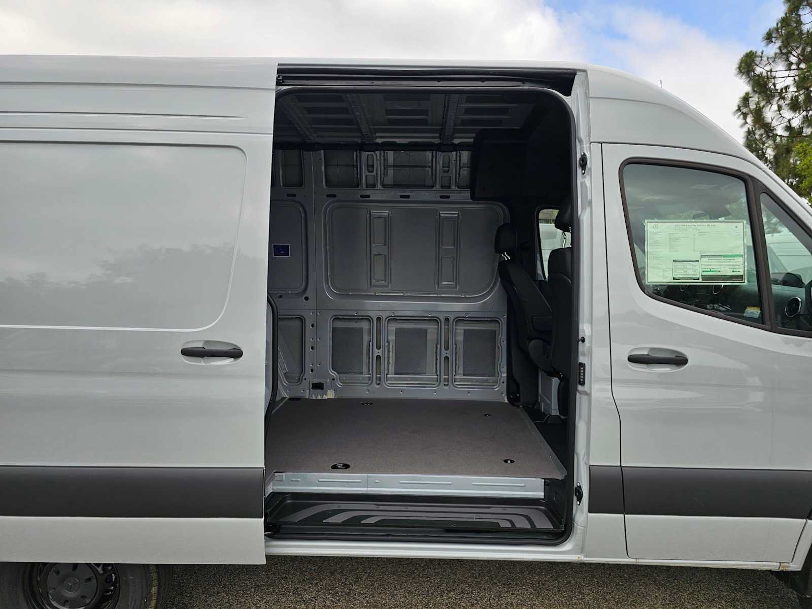 New 2025 Mercedes-Benz Sprinter 2500 image 12