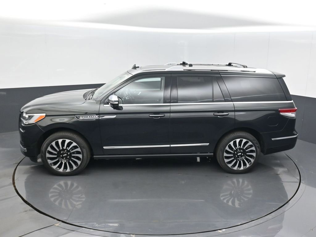 Used 2023 Lincoln Navigator Black Label AWD/4WD image 15