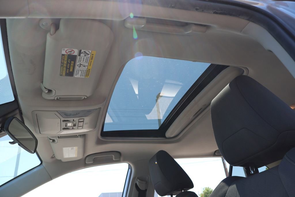 Used 2020 Toyota RAV4 XLE w/ Convenience Package FWD image 17