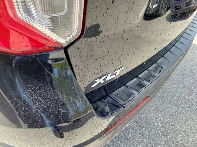 Used 2022 Ford Explorer XLT w/ Equipment Group 202A image 7