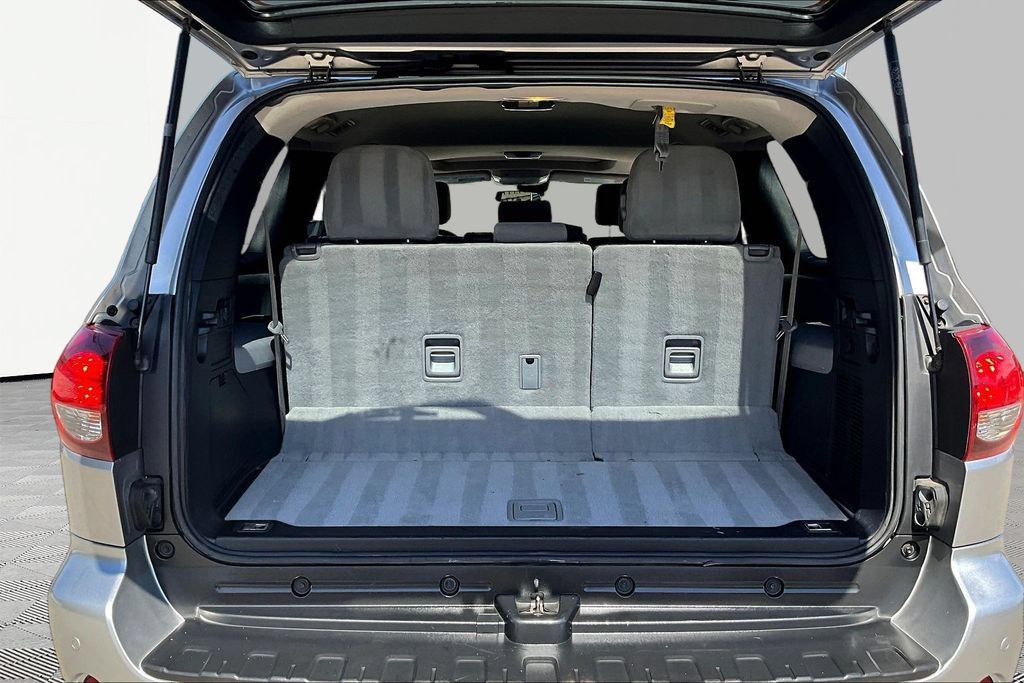 Used 2018 Toyota Sequoia SR5 RWD image 24