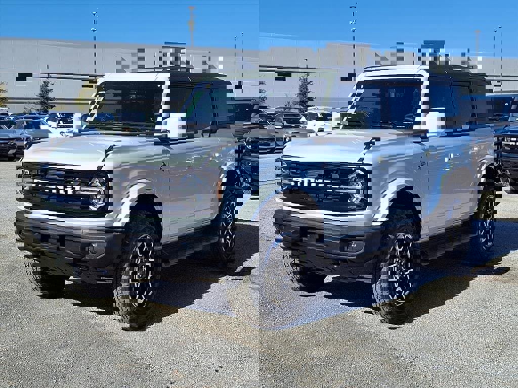 New 2025 Ford Bronco Outer Banks image 1