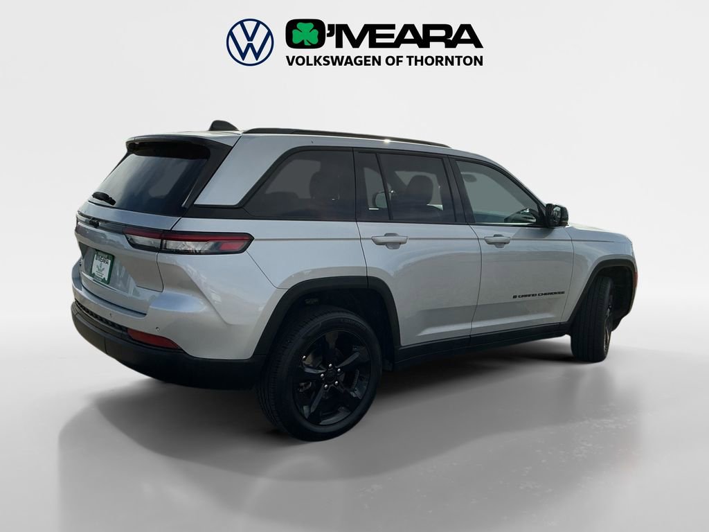 Used 2023 Jeep Grand Cherokee Altitude image 5