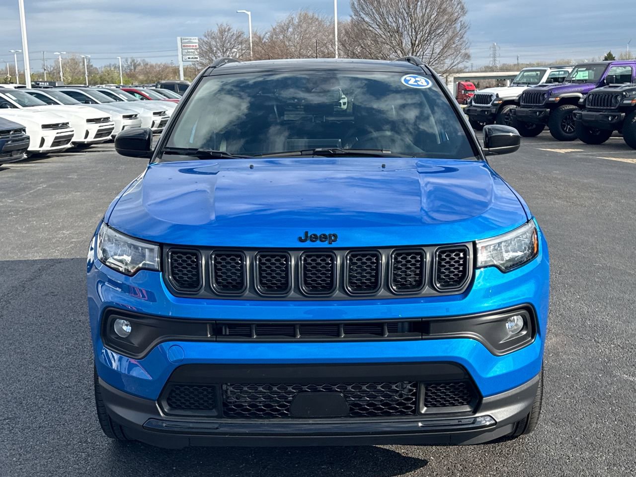 Used 2023 Jeep Compass Latitude w/ Sun and Sound Group AWD/4WD image 8