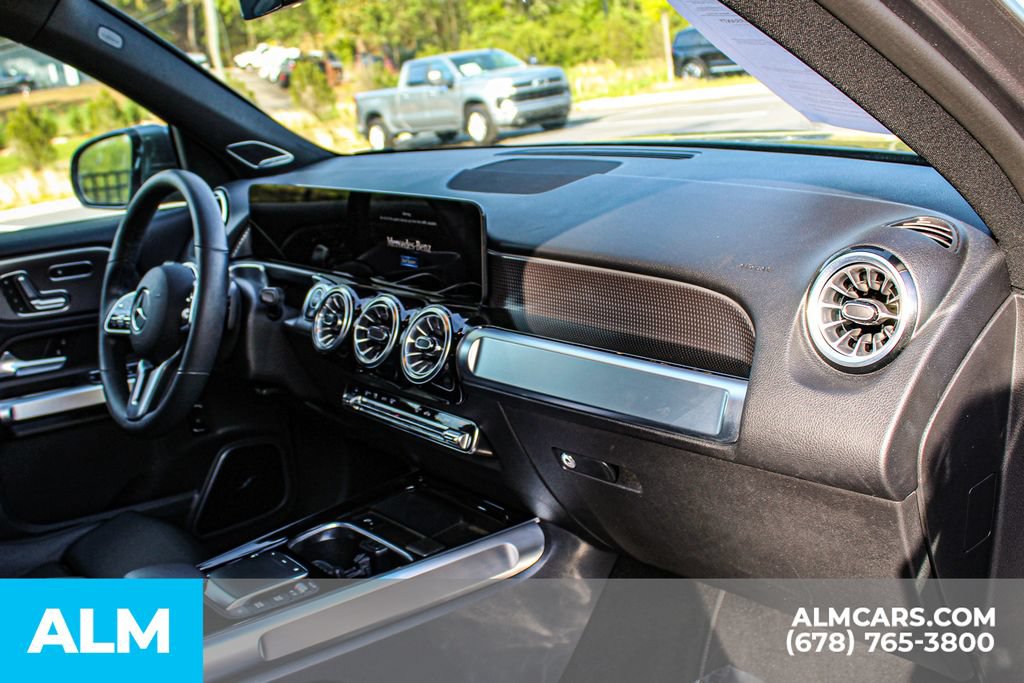Used 2022 Mercedes-Benz GLB 250 4MATIC w/ Premium Package Lite image 24