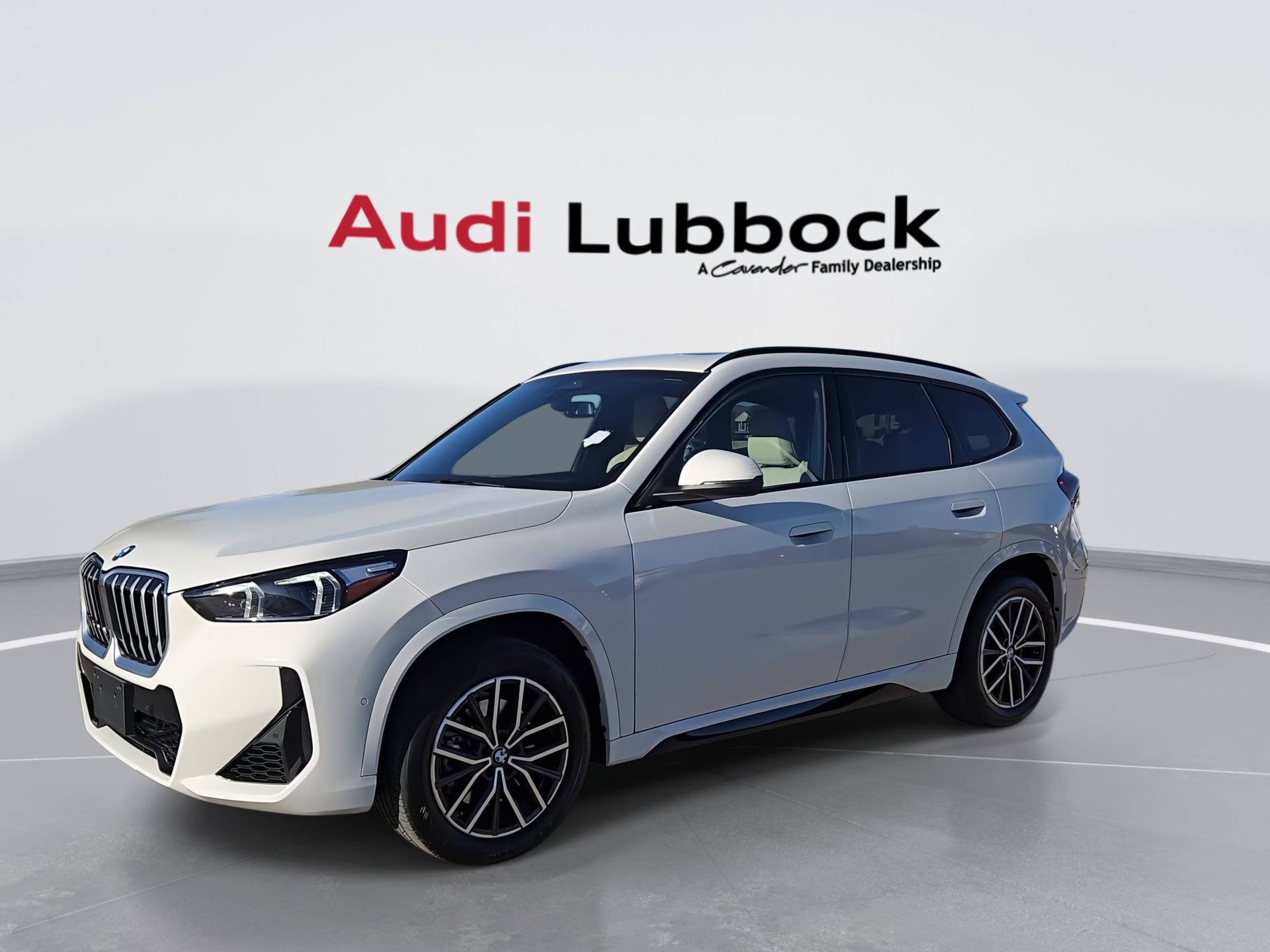 Used 2025 BMW X1 xDrive28i AWD/4WD image 4