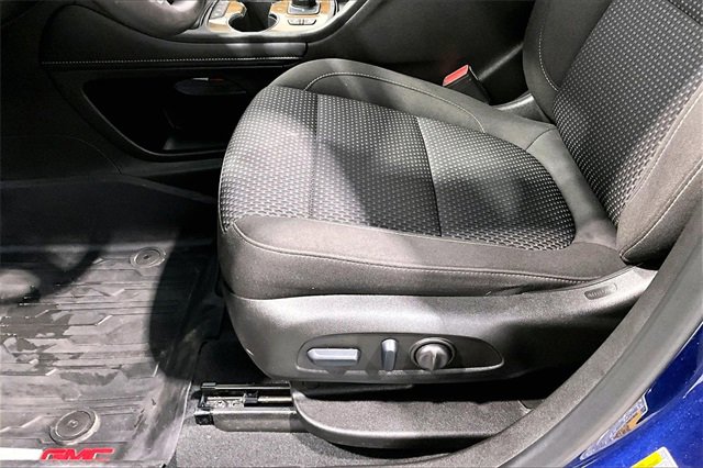 Used 2023 GMC Acadia SLE image 19