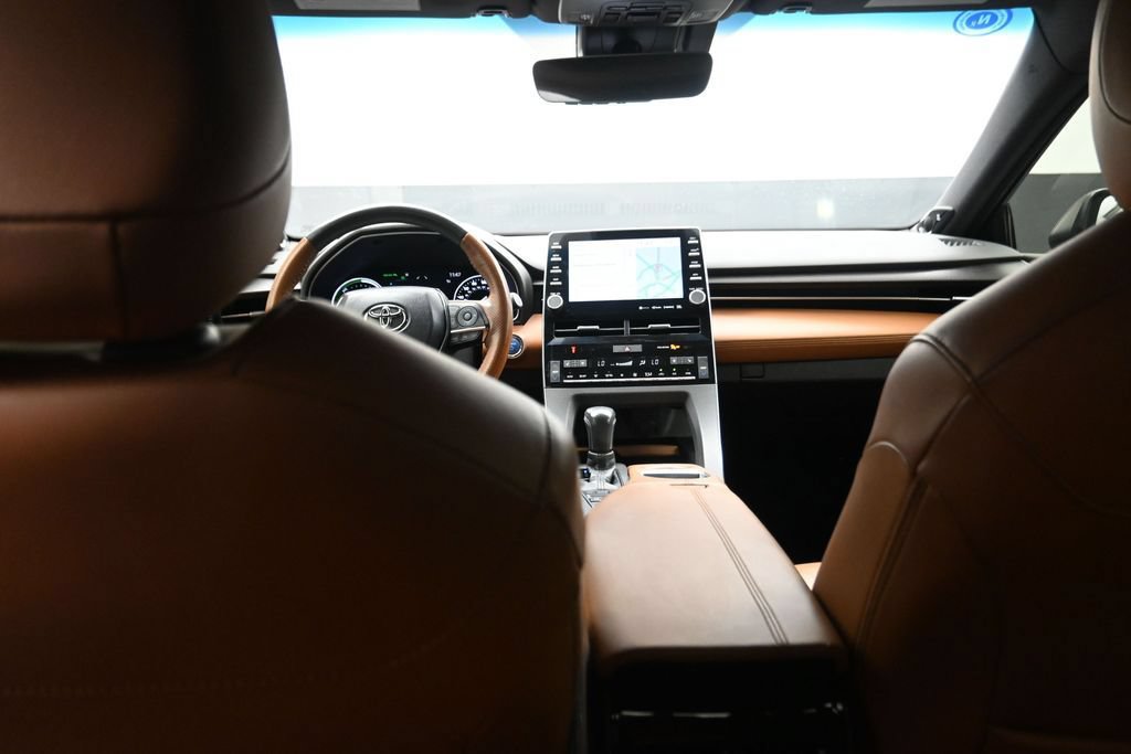 Used 2020 Toyota Avalon Limited w/ Advanced Safety Package FWD image 12