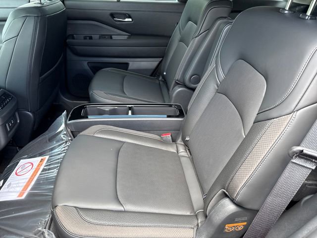 New 2026 Nissan Pathfinder SL w/ SL Premium Package AWD/4WD image 5