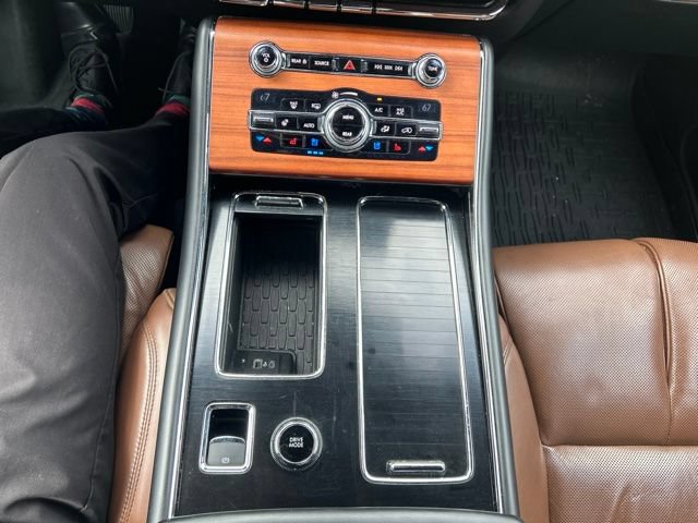 Used 2020 Lincoln Aviator Reserve w/ Equipment Group 202A AWD/4WD image 16