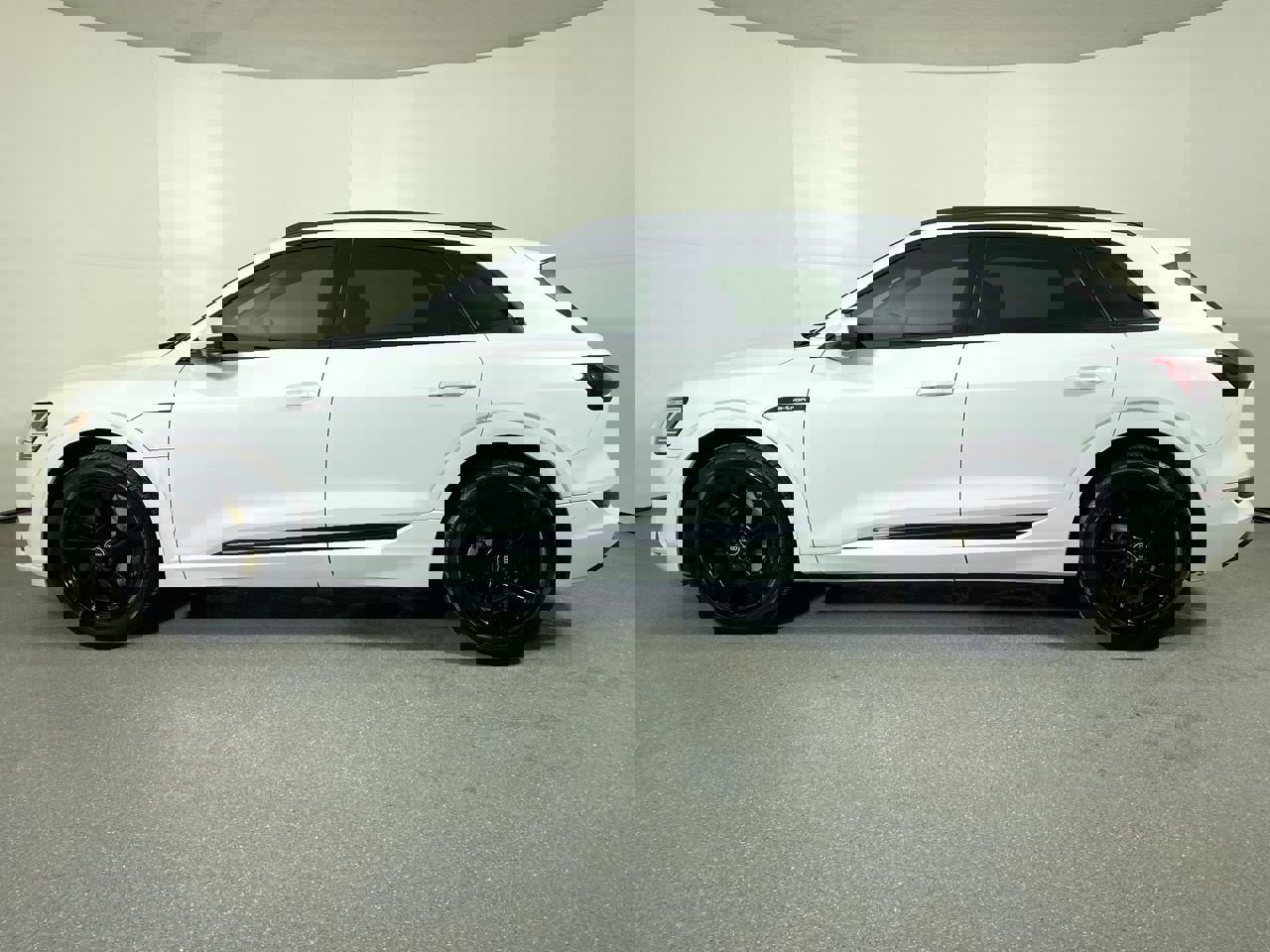 Certified 2022 Audi e-tron Premium w/ Convenience Plus Package image 30