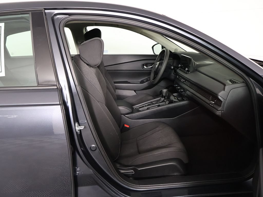 Used 2025 Honda Accord SE image 27