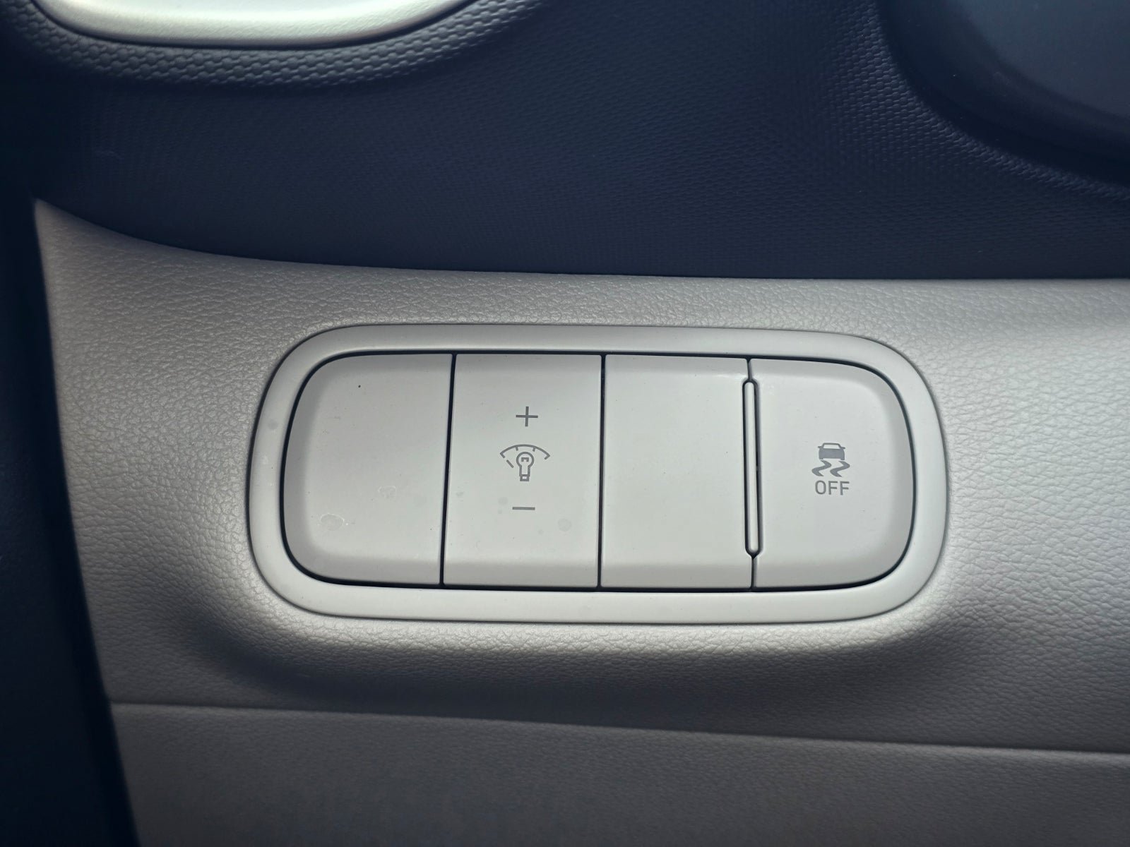 New 2026 Hyundai Venue SEL FWD image 21