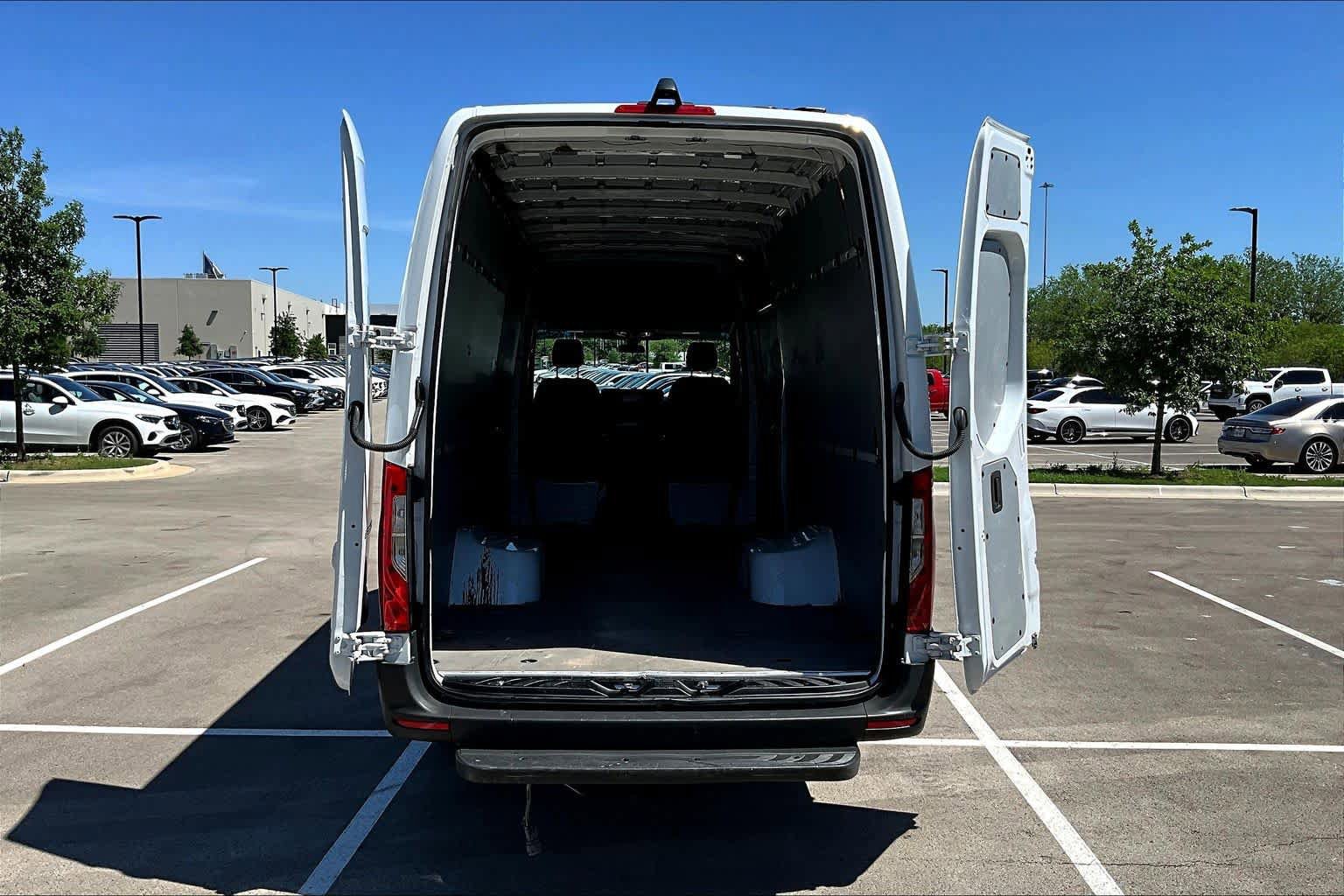 Used 2024 Mercedes-Benz Sprinter 3500 image 36