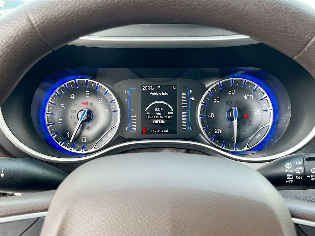 Certified 2020 Chrysler Pacifica Touring image 12