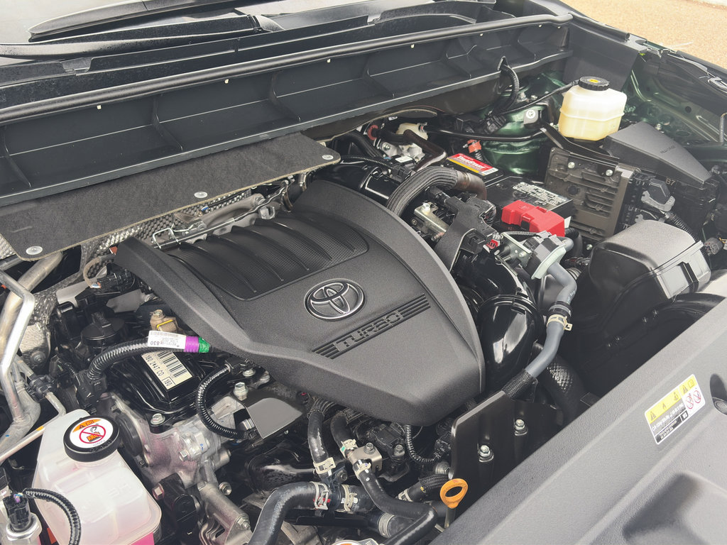 Certified 2025 Toyota Highlander XLE image 34