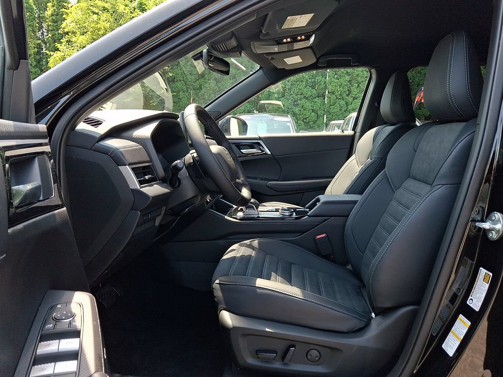 New 2026 Mitsubishi Outlander LE AWD/4WD image 9