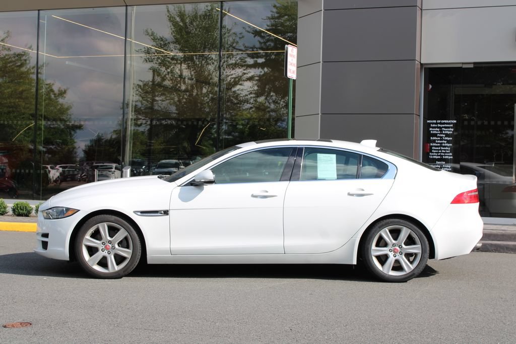 Used 2017 Jaguar XE Prestige AWD/4WD image 6