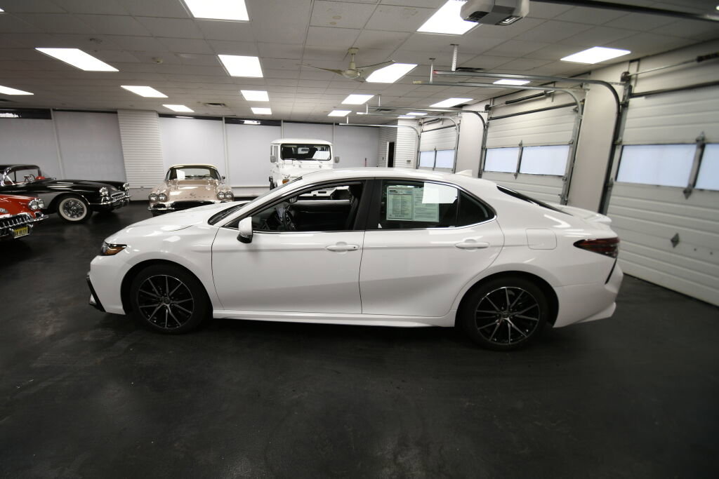 Certified 2024 Toyota Camry SE image 4