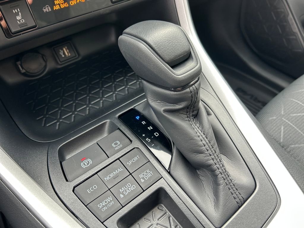New 2025 Toyota RAV4 XLE image 16