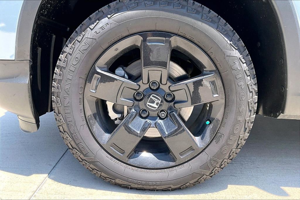 Used 2025 Honda Ridgeline Black Edition image 11